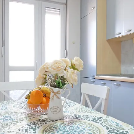 Windows Apartment *