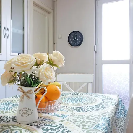 Windows Apartment *
